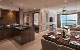 Sunrise Luxury Apartment With Ocean View