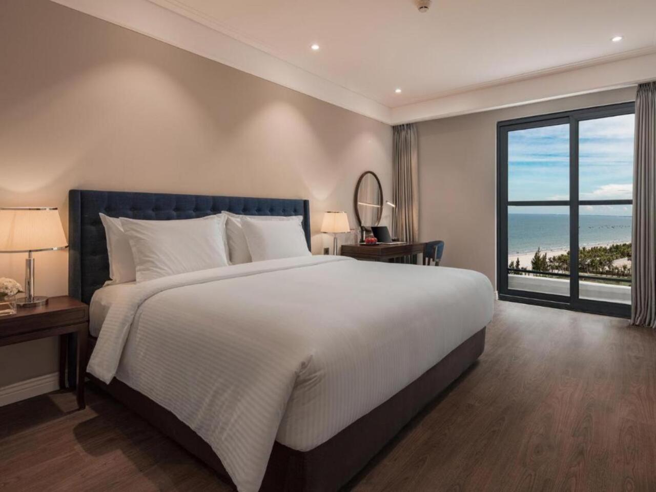 Sunrise Luxury Apartment With Ocean View Danang Exterior photo