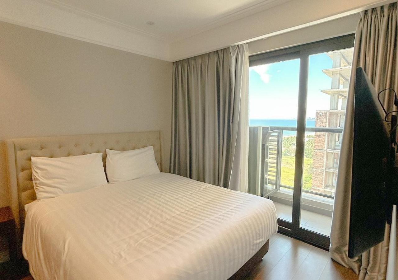 Sunrise Luxury Apartment With Ocean View Danang Exterior photo